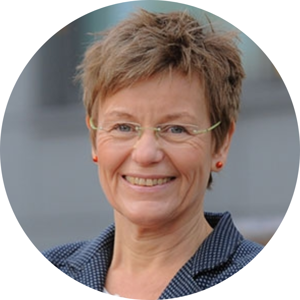 Prof. Dr. Susan­ne Moe­bus