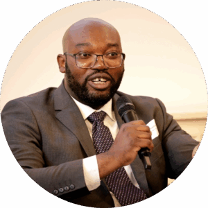 Porträt von Dr. Olumide Abimbola